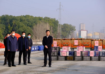 市委常委、副市長肖云走訪慰問丹霞路項目一線工人