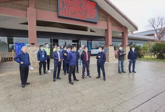 省交通運輸廳黨委委員、副廳長王昭春調(diào)研贛江服務(wù)區(qū)提質(zhì)升級