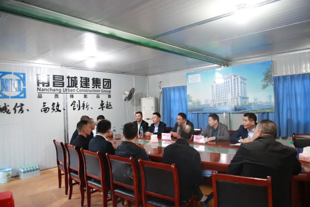 南昌城投集團人武部開展傳承軍人精神，做集團建設發(fā)展的“排頭兵”座談會